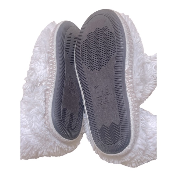 Muk Luks Short Bootie White Slippers Lined Hard Sole - Picture 5 of 7